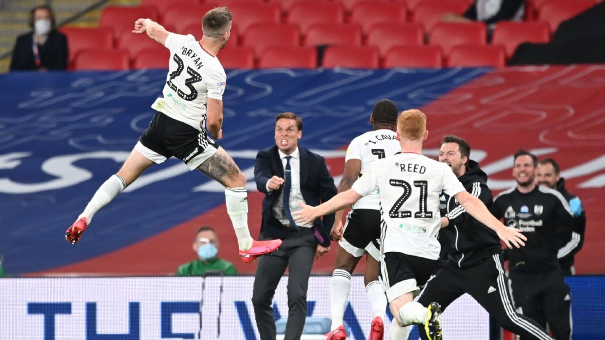 她在网前得 她在网前得